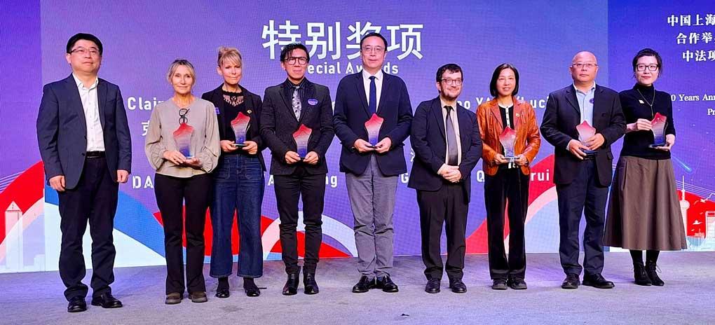 Claire Harpet et Marc Boninchi (2e et 6e de gauche  droite sur la photo)